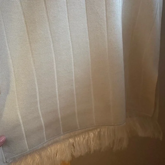 DISSH White Sleeveless Crew Neck Sheath Top - Picture 8 of 8